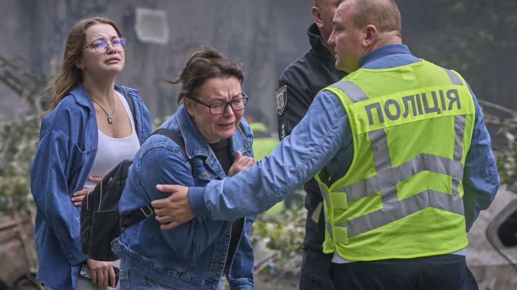 Kyiv mourns after a Russian attack that killed 31 people