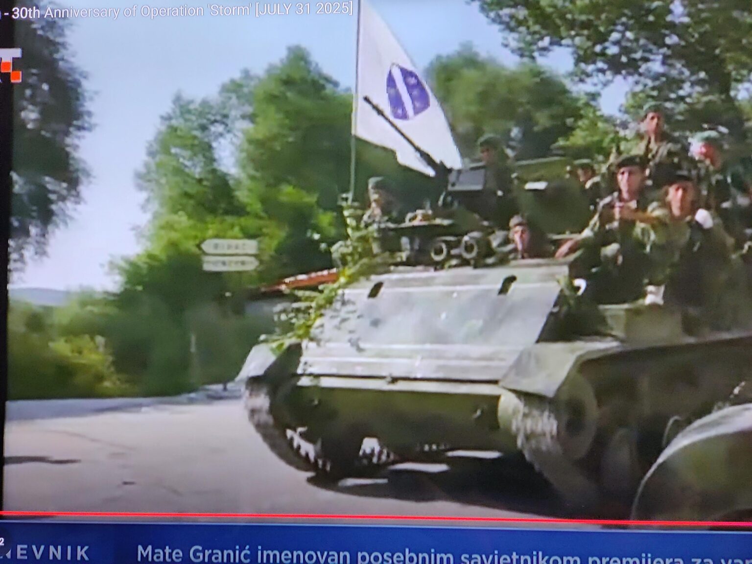 Flag with Ljiljani in a recording from HRT?!