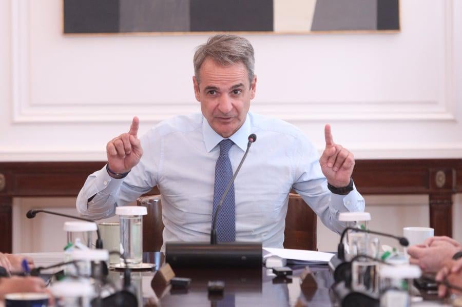 Politico's Fire "Fire" for Mitsotakis and OPEKEPE: "Blocked Research on Ministers"