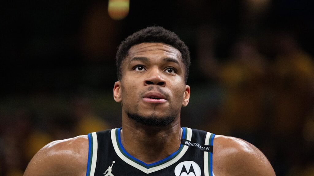 Giannis Antetokounmpo Apologizes For 'Inappropriate Comment' Directed at Turkey