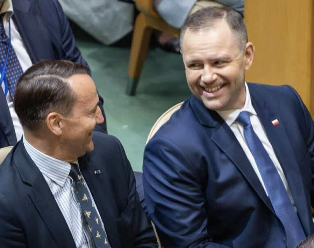 Old and Sikorski after a week