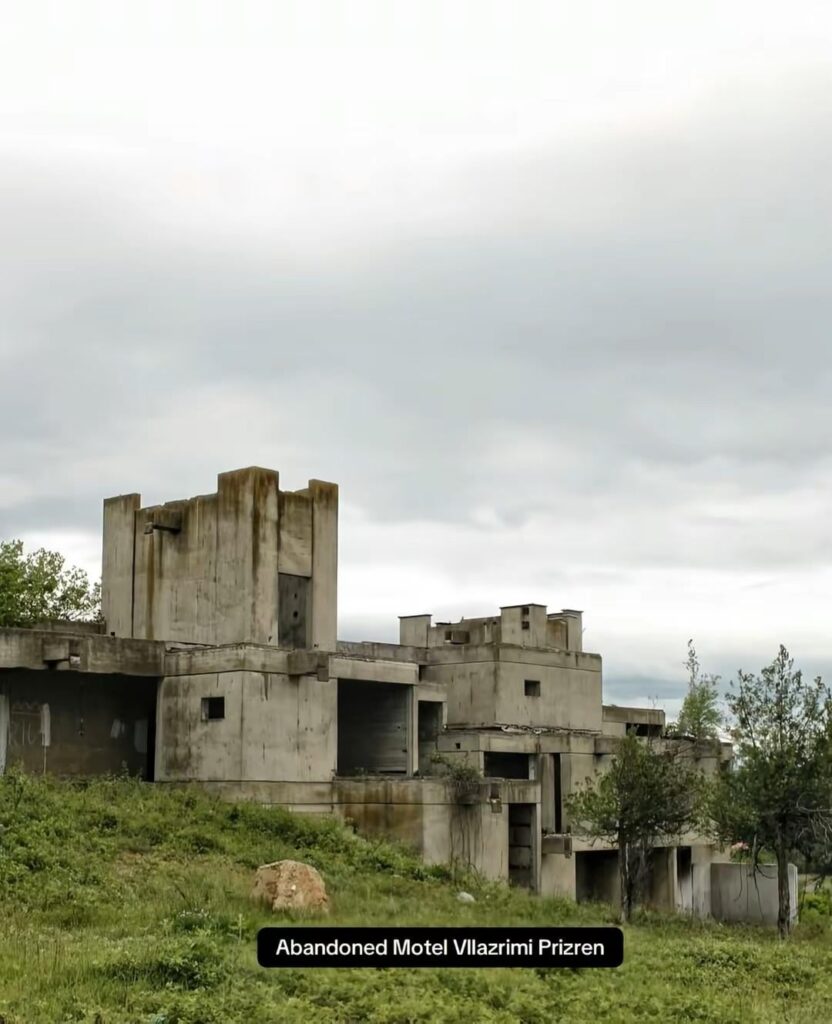 Abandoned Motel Vlusrimi Landovice