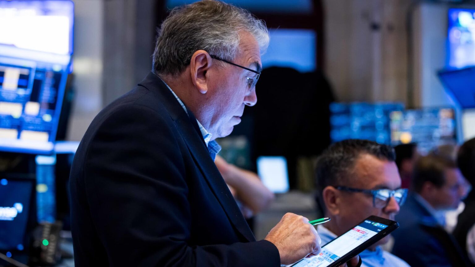 investors weigh the state of the U.S. economy