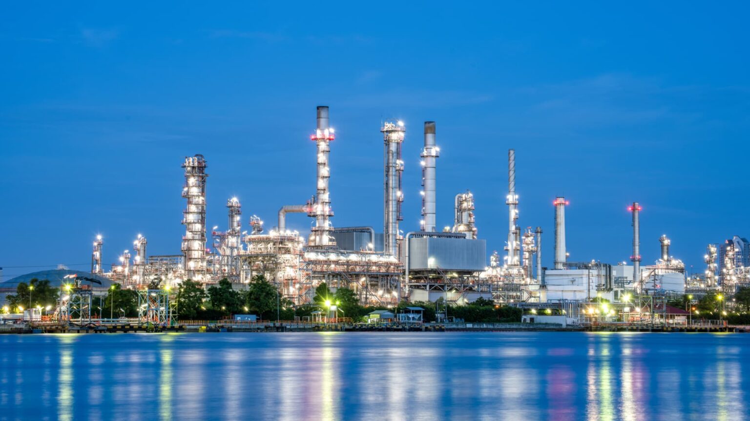 Oil prices fall on oversupply and weaker US demand