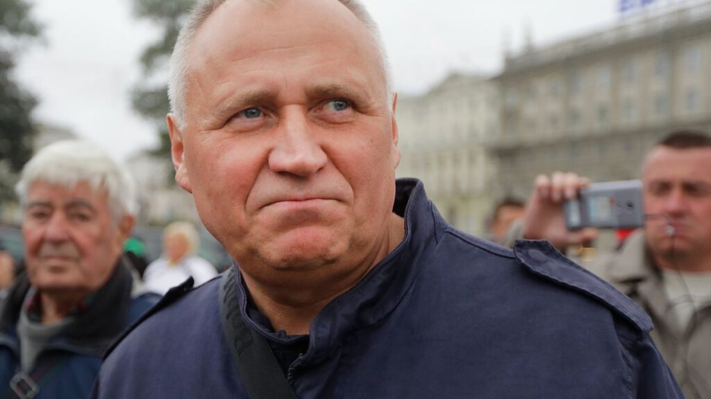 Freed Belarus prisoners: Prominent opposition leader refuses forced exile Freed Belarus prisoners: Prominent opposition leader refuses forced exile