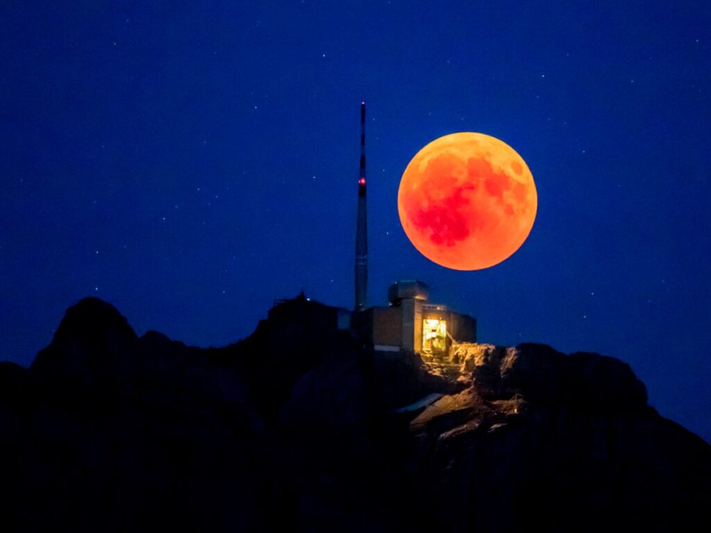 How to make the most of the lunar eclipse in Switzerland