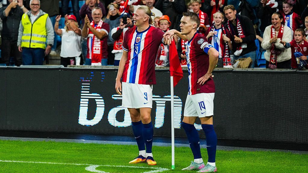Erling Haaland scores 5 as Norway keep pressure on Italy Copy Link