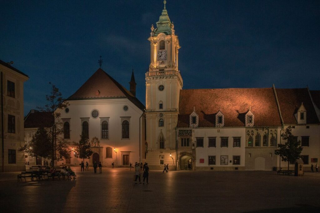 Slovakia Plans €2.7b in Deficit Cuts to Avert Rating Downgrades