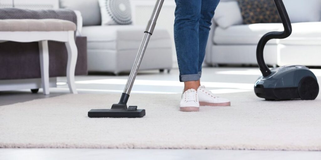 Kosovo cleaner in Switzerland accused of stealing up to 40 thousand francs from nursing home