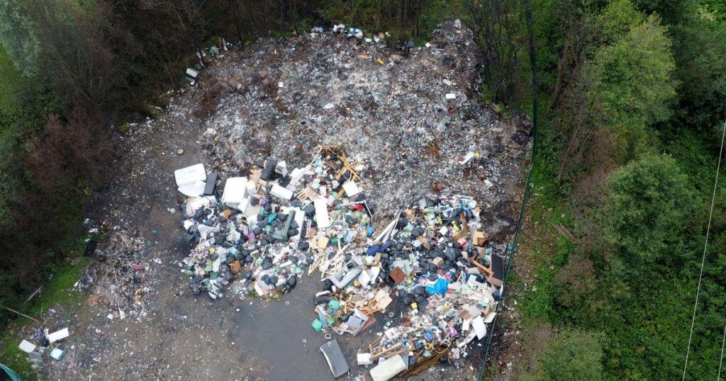 Drone images expose disgusting scenes at travellers site