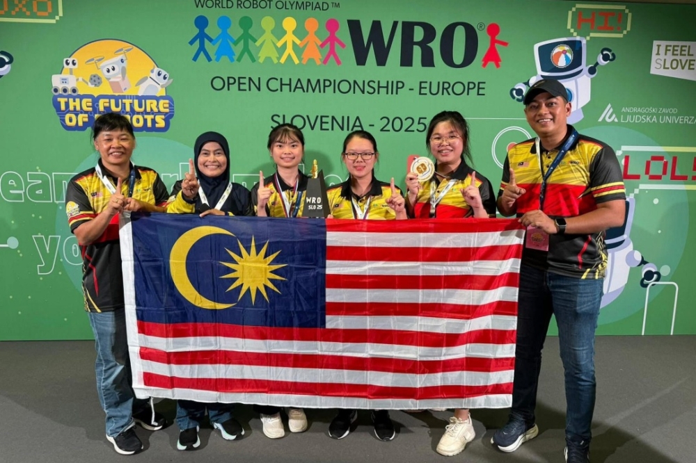 Sarawak students win global robotics championship, beating 28 teams in Slovenia email