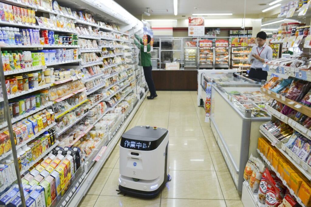 Robots to restock 7/11s in Japan in new trial