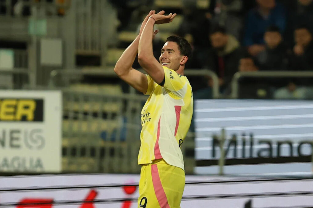 Watch: Juventus forward Vlahovic keeps up good form with goal for Serbia Download app from appStore
