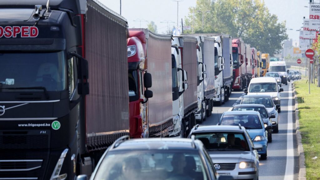 Bosnian truck drivers block goods movement, unhappy with EU stay cap