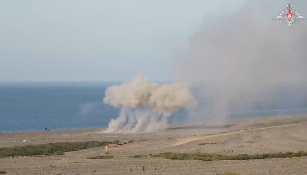 Russia trains coastal attack scenario 30 km from border with Norway