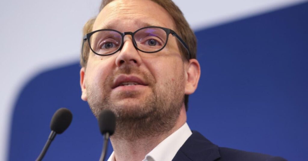 Fritz asks the coalition parties to transfer 20% of the positions called politically to the USR. "It is a harder process, especially at PSD"
