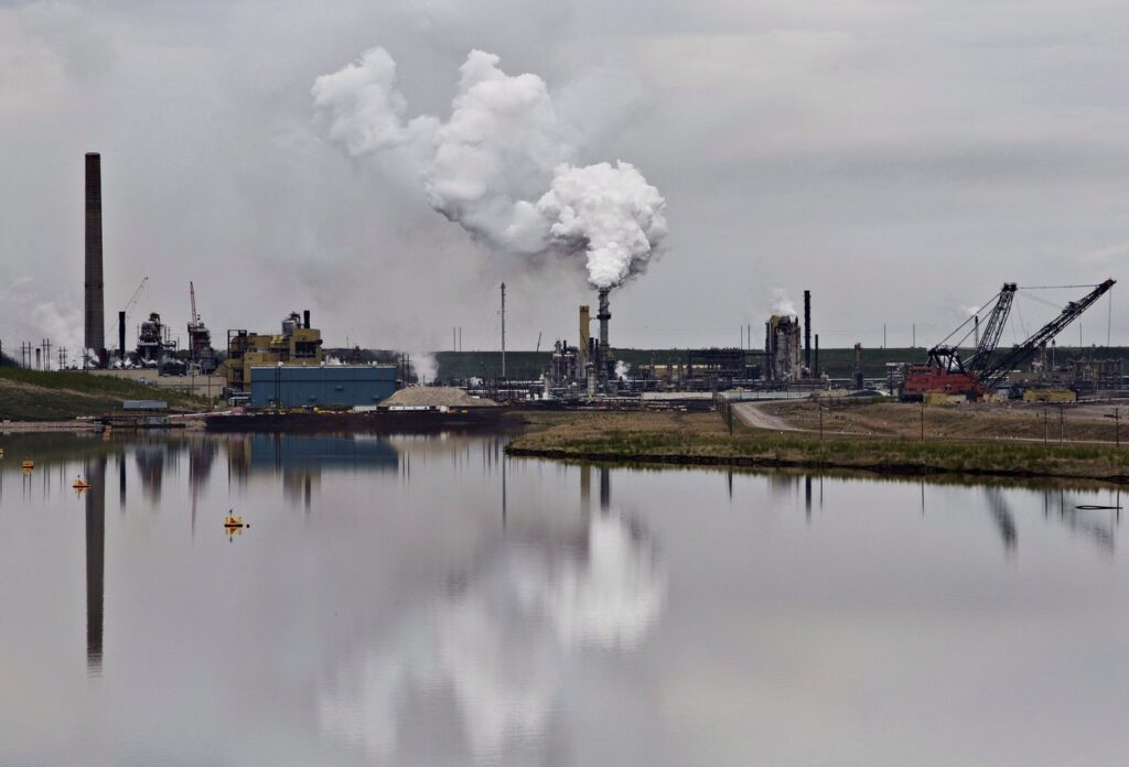 Alberta to create standards for releasing oilsands tailings into environment