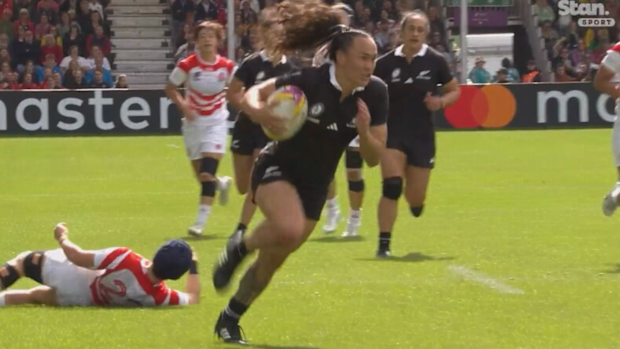 Portia Woodman-Wickliffe on her way to the try line.