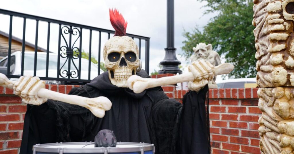 Conway begins transformation in the city of Halloween | News