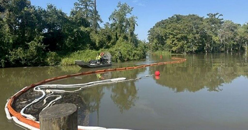 Louisiana tests seafood in river, lake after Smitty's spill | Environment
