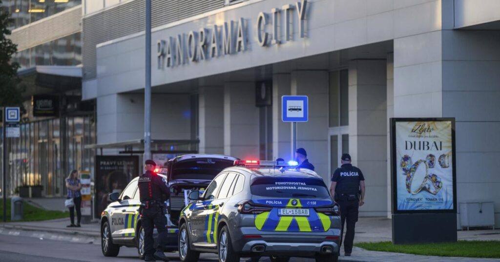 World War II bomb discovery in Slovakia’s capital prompts evacuations in downtown Bratislava | National News World War II bomb discovery in Slovakia's capital prompts evacuations in downtown Bratislava | National News