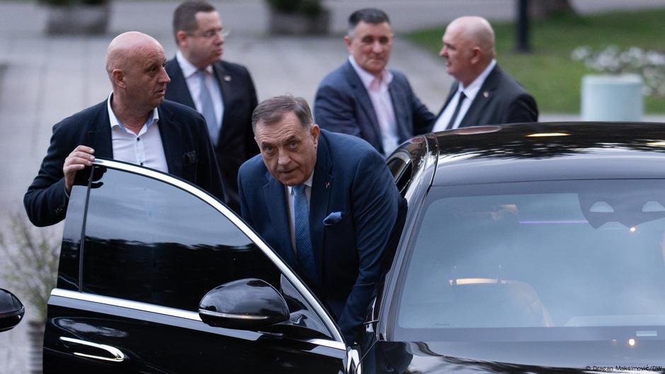 Milorad Dodik steps aside – DW – 09/30/2025
