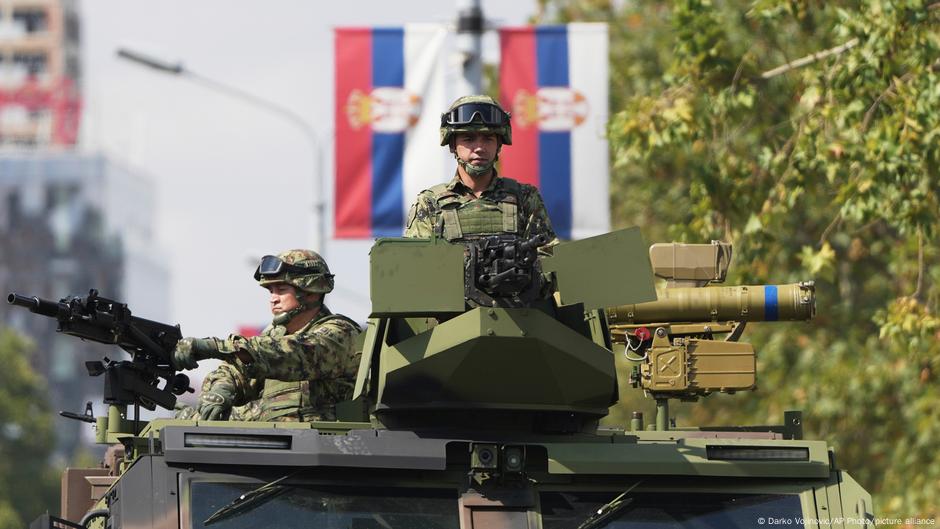 Serbia flexes its muscles – DW – 09/19/2025