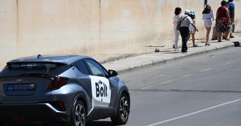 Y-plate cabs reform plans to phase out cash payments