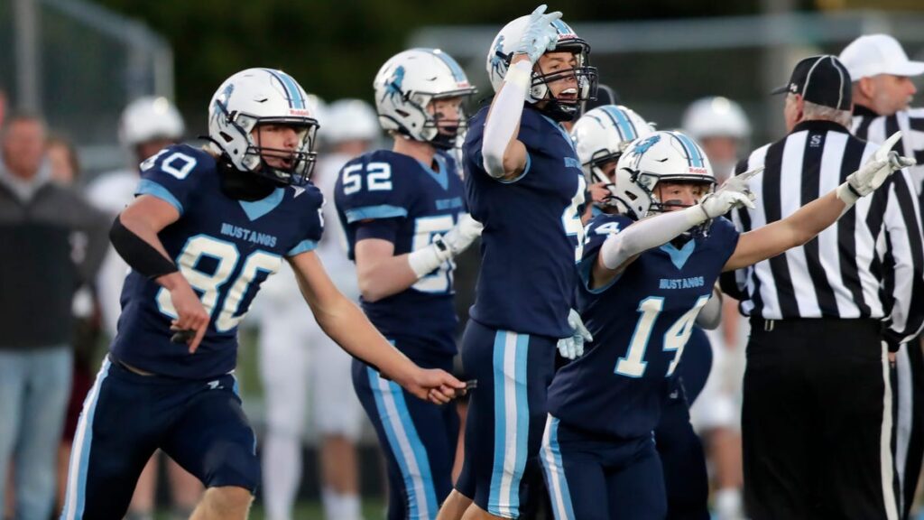 Little Chute takes on Denmark in our Cellcom high school football livestream