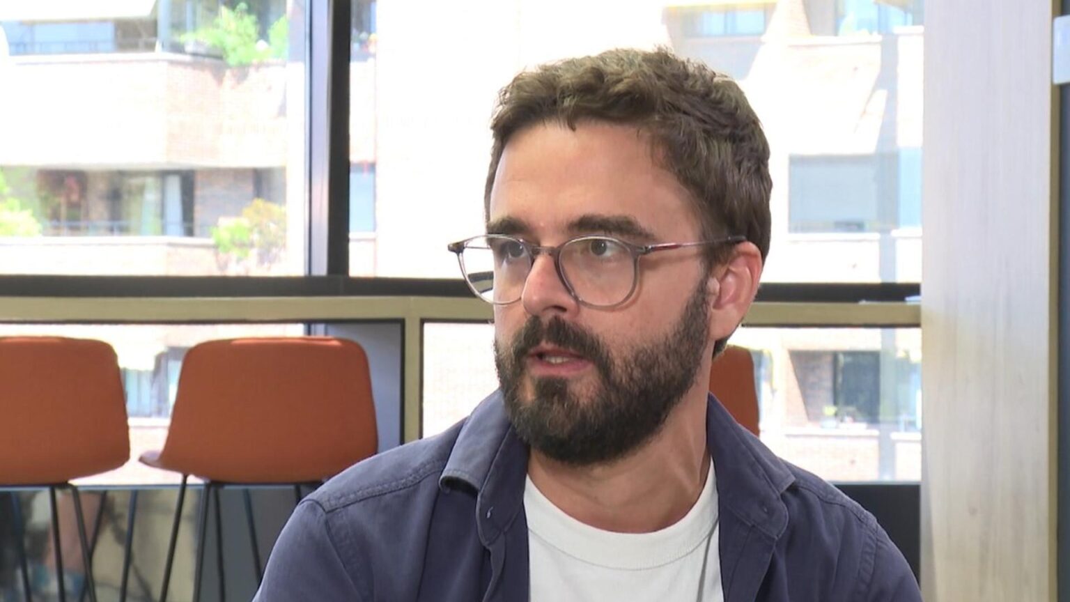 Jorge Galindo, sociologist, publishes his essay 'Three million housing'