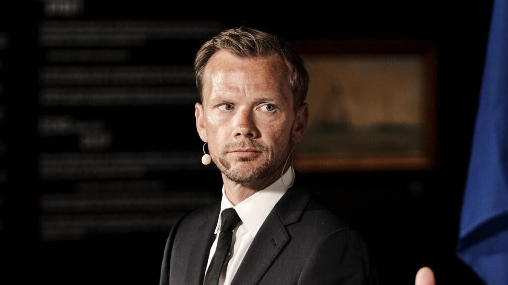 Hummelgaard will open a back door to our phones - and won't say where the limit is going