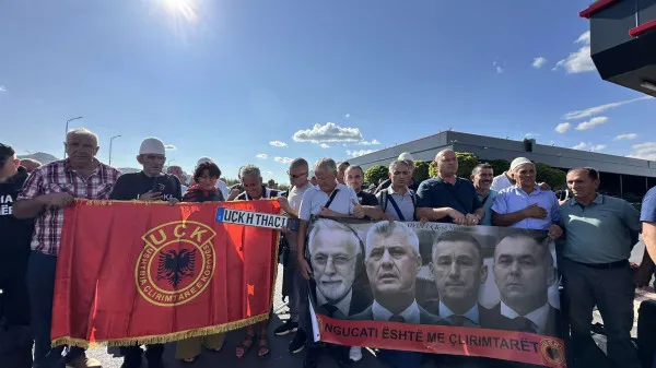 Over 500 veterans and citizens from Kosovo leave for the Netherlands, will join the protest in The Hague
