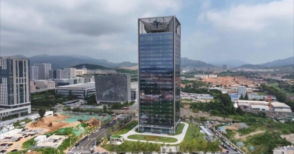 China made a zero -emission skyscraper powered by used batteries
