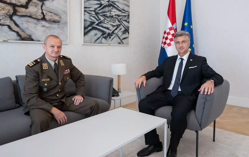 Ny praiminisitra Kroaty dia mangataka fampahalalana avy amin'ny Intelligence Security Military momba ny mpanamory Kroaty ahiana ho mpitsikilo any Kosovo