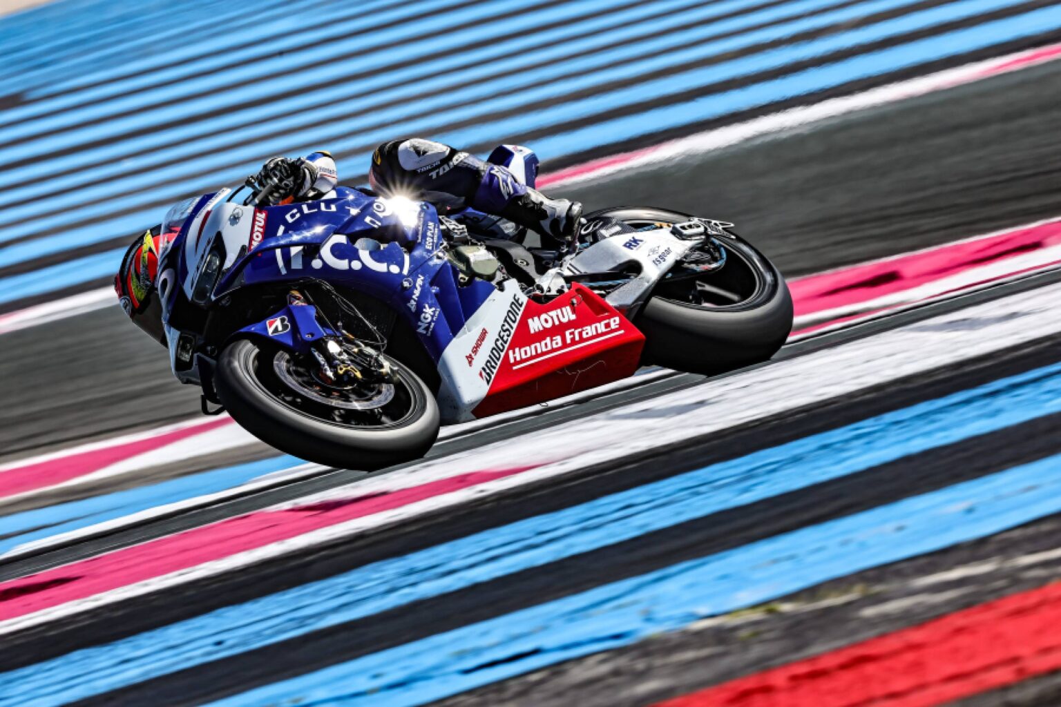 F.C.C. TSR Honda France qualifies in fourth p… fr