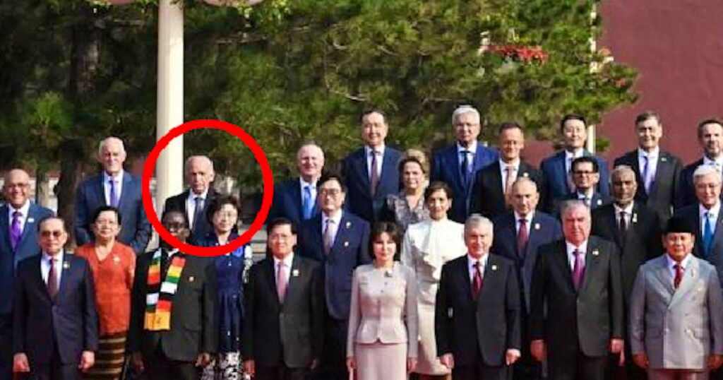 Ueli Maurer presents himself at the Chinese military parade