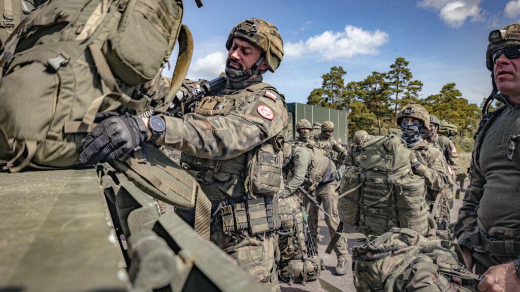 Poland sends 40,000 troops to border before Russian military drills