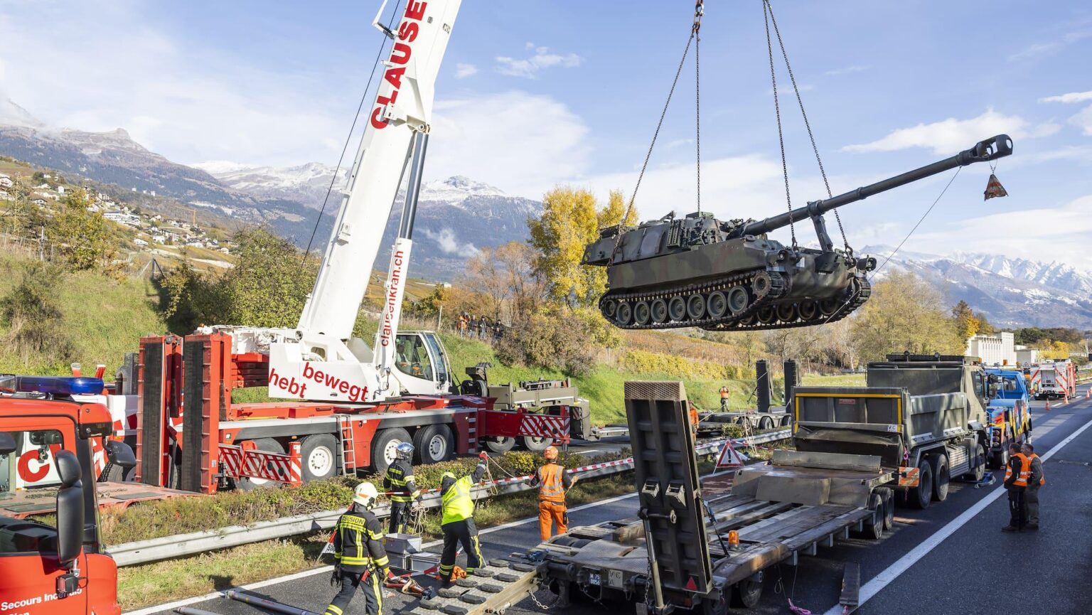 TCS is now also dragging a lavish tank | The Swiss army's vehicles are so dilapidated that the military can hardly be after the breakdowns. The army has now commissioned private helpers, including the TCS.