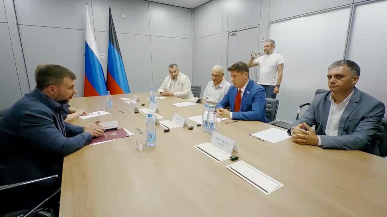 Pro-Kremlin Group of Georgians Meets Head of Donetsk Occupation Authorities in Ukraine – Civil Georgia