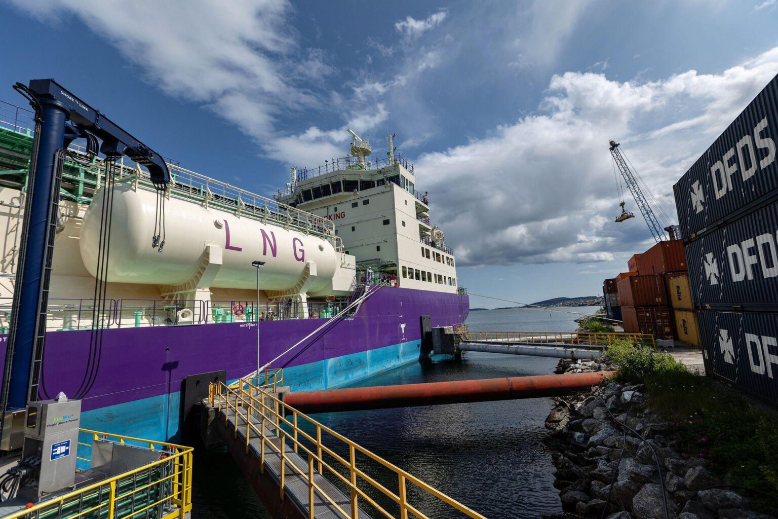 Russian gas still goes to the EU. These countries import it