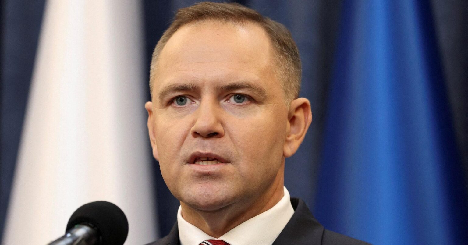 Polish president's veto threatens Ukraine's Starlink access amid refugee aid dispute