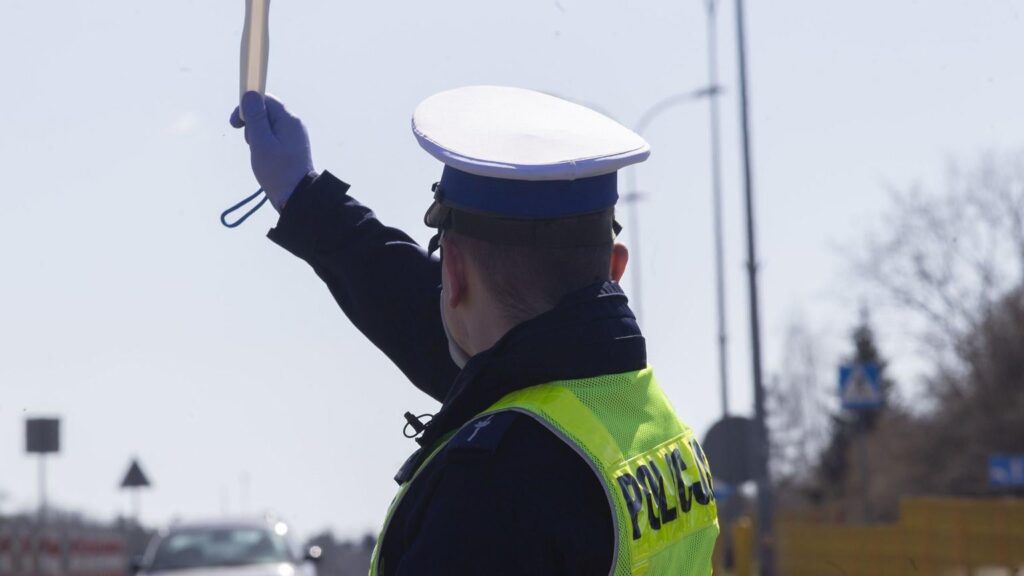 Shocking numbers. Thousands of Poles ignore court bans. Żurek is preparing a bat