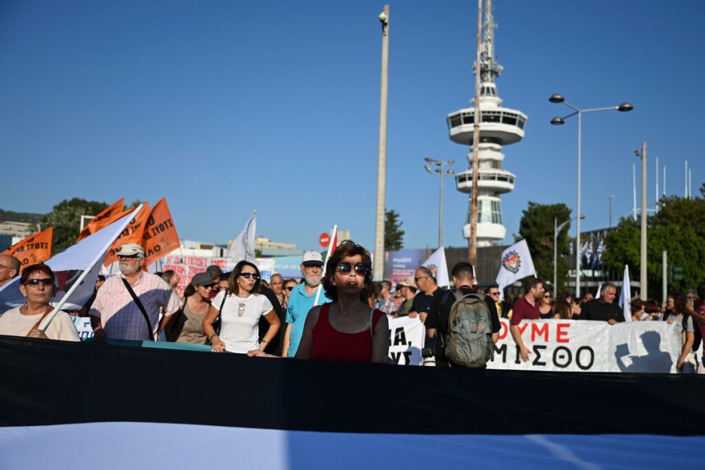 Greek prime minister unveils broad tax-cuts package in keynote policy speech Greek prime minister unveils broad tax-cuts package in keynote policy speech