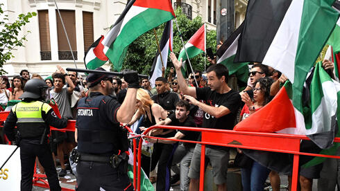 'The Prime Minister is using Israel as a distraction from the crises in Spain'