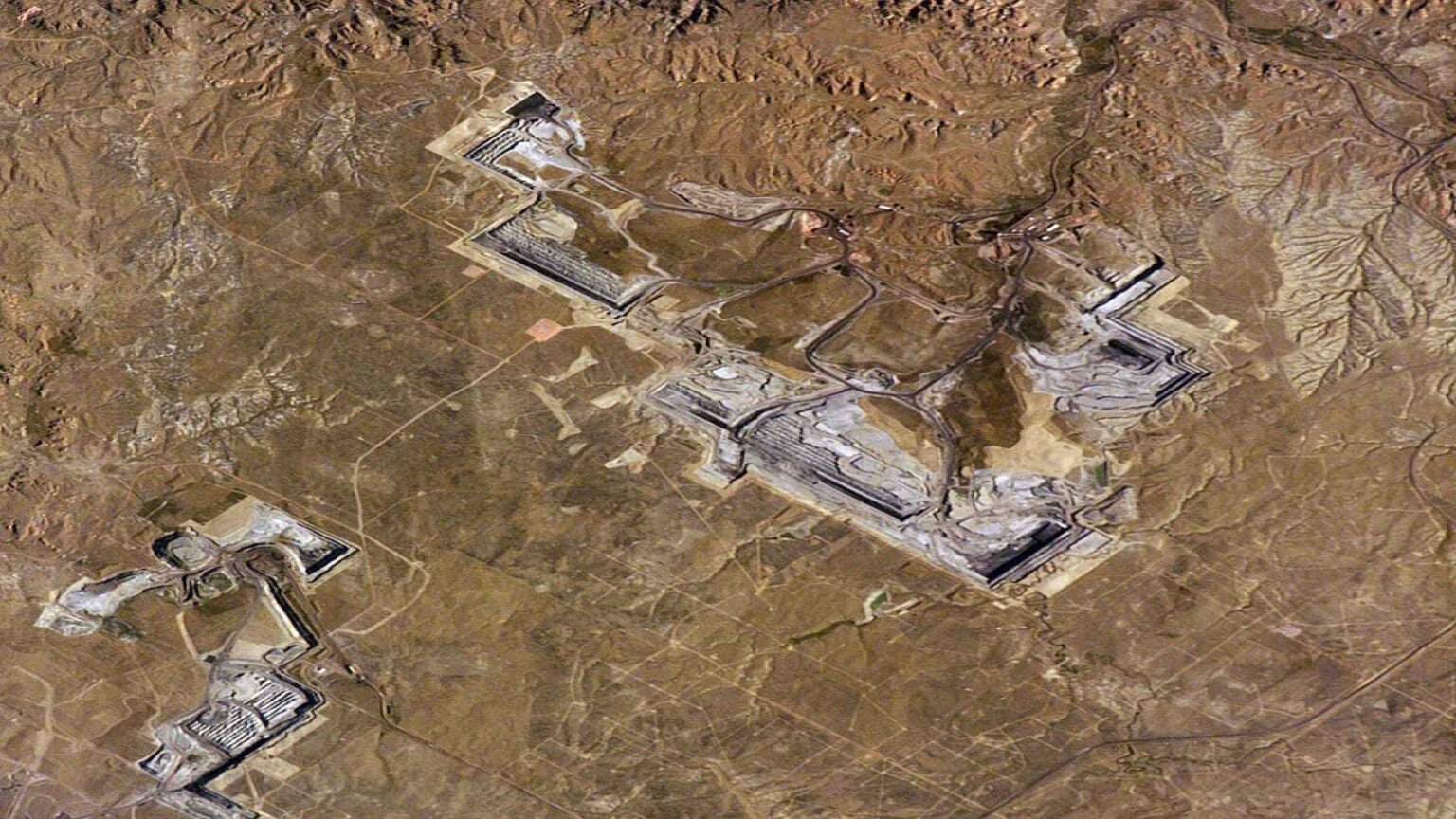 Satellite view of US black energy mines
