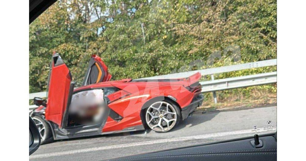 Severe chain crash with Lamborghini Revuelto at the output of Varna