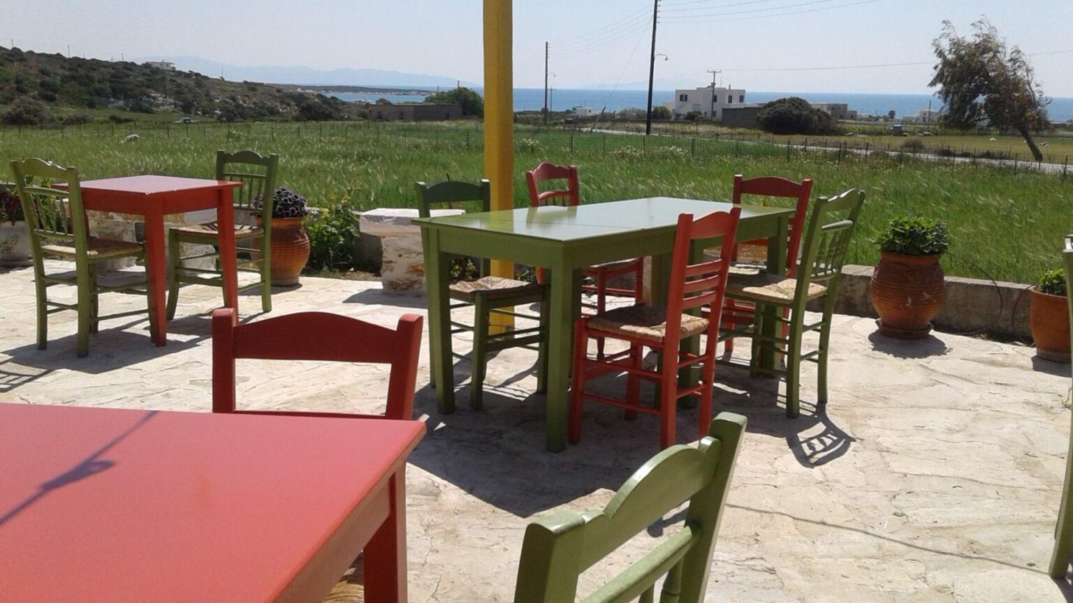 Tavern Axiotissa: Make legal movements for slander - to the "target" ministers and the teacher with the extreme post