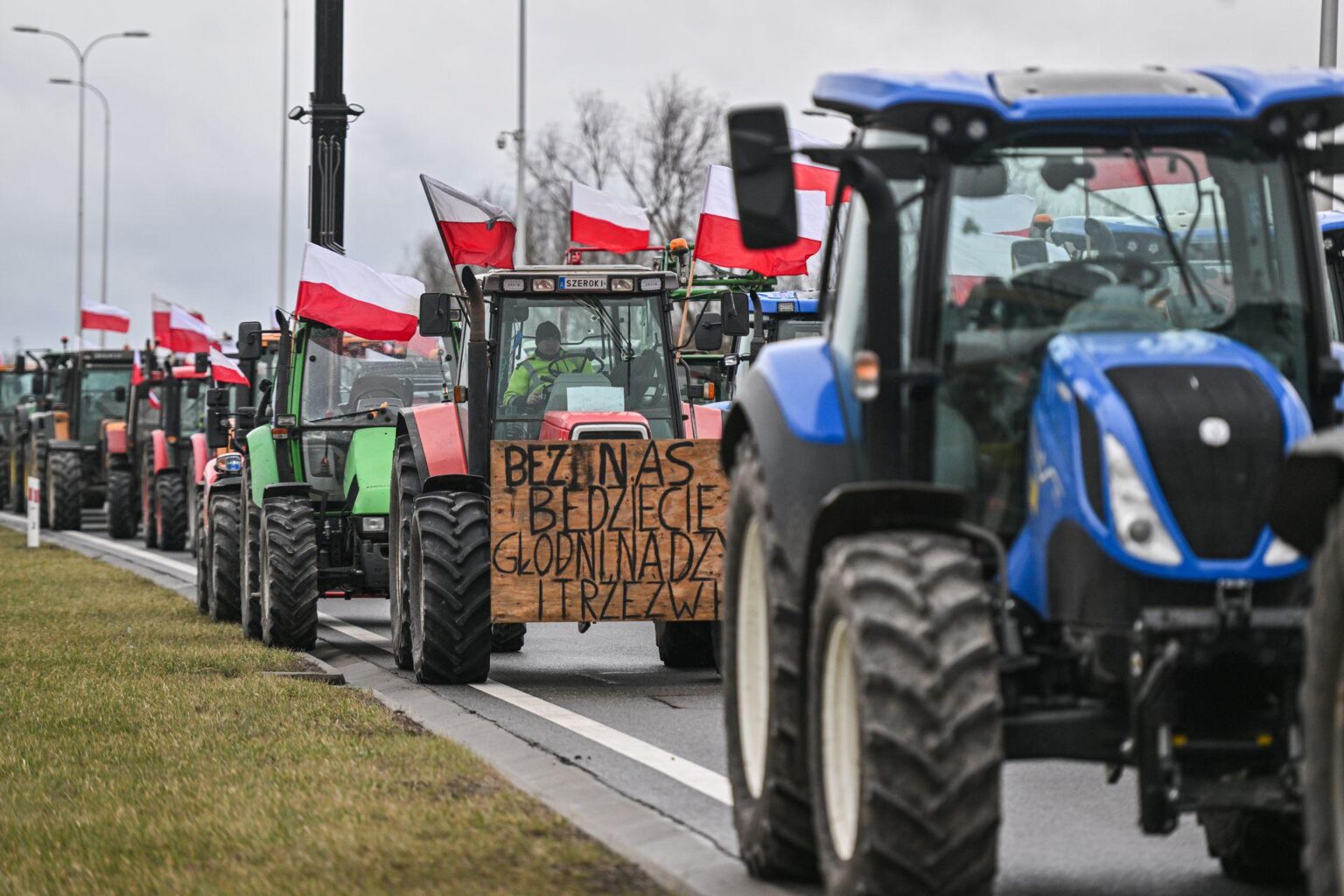 Polish farmers launch another Ukraine border blockade amid heightened tensions