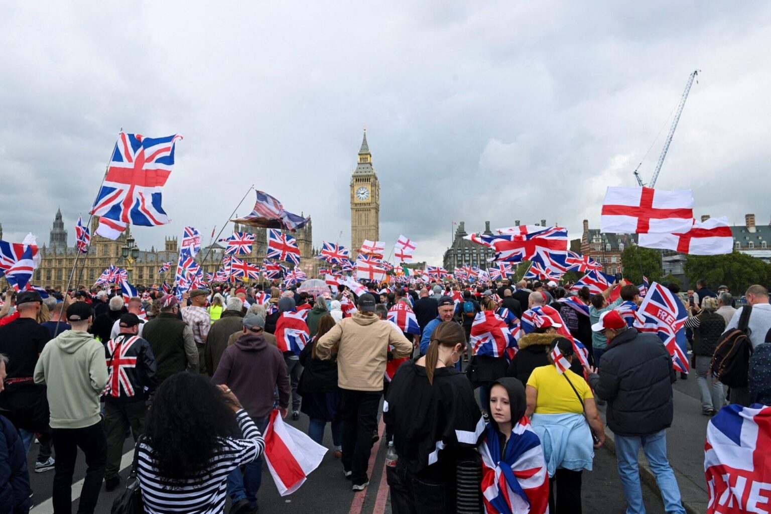 London: 110,000 demonstrators on the course of immigrants and in favor of "freedom of speech"