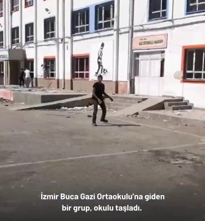 A group dragged into the crime entering the Izmir Buca Gazi Secondary School, plundered the school and set the garden on fire.
